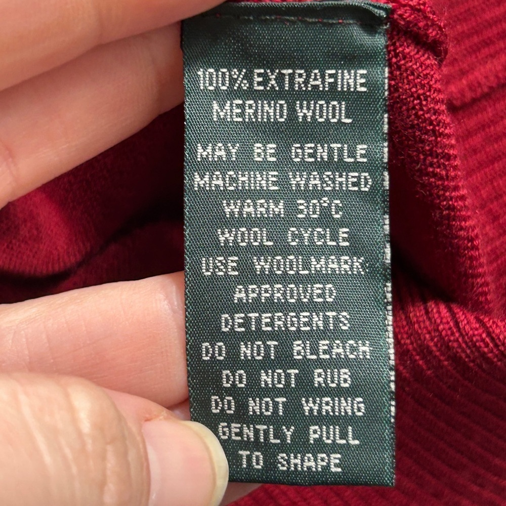 NWOT Rodd and Gunn Red 100% Merino Wool V Neck Sweater - Picture 5 of 8